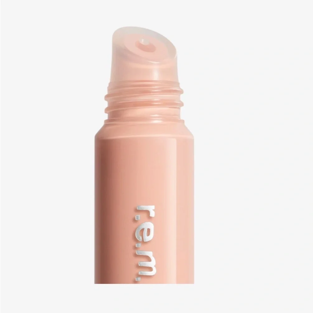 r.e.m beauty On Your Collar Plumping Lip Gloss